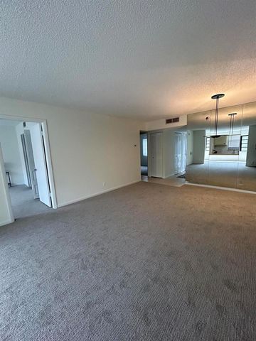 4700 Lucerne Lakes Boulevard 308, Lake Worth, FL 33467