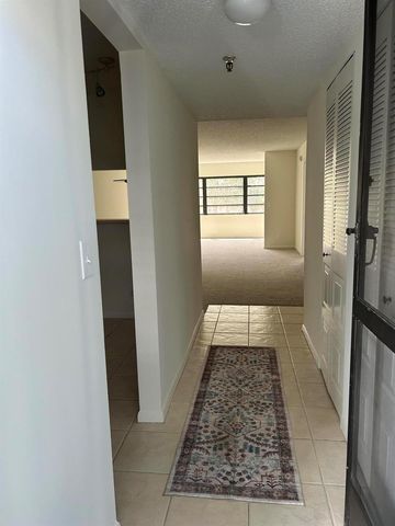 4700 Lucerne Lakes Boulevard 308, Lake Worth, FL 33467