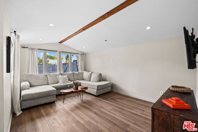 20308 Mobile Street, Winnetka (los Angeles), CA 91306