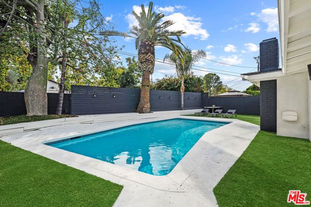 20308 Mobile Street, Winnetka (los Angeles), CA 91306