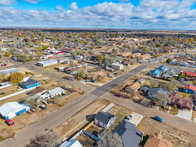 802 Durrett Avenue, Dumas, TX 79029
