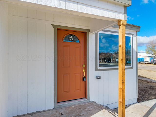 802 Durrett Avenue, Dumas, TX 79029