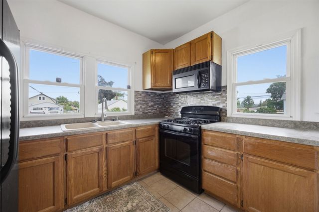 644 20th Avenue SW, Cedar Rapids, IA 52404