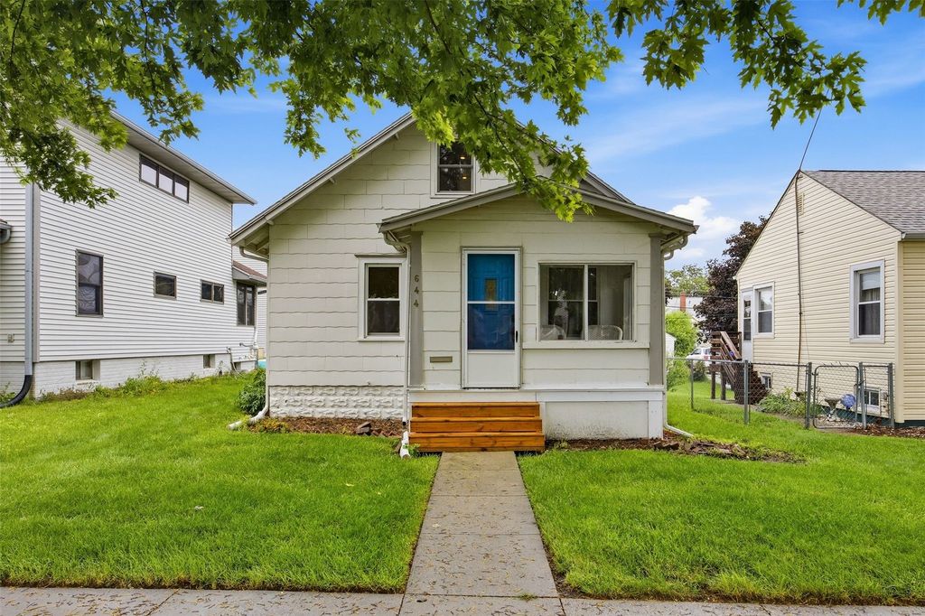 644 20th Avenue SW, Cedar Rapids, IA 52404