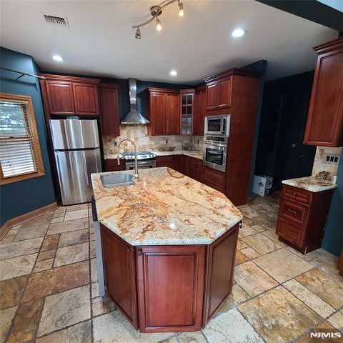 526 Moonachie Avenue, Wood Ridge, NJ 07075