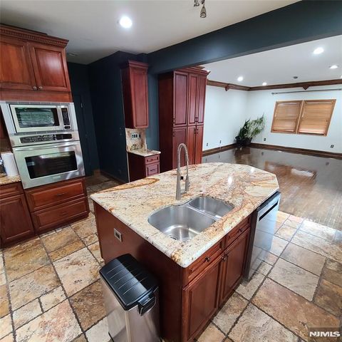 526 Moonachie Avenue, Wood Ridge, NJ 07075