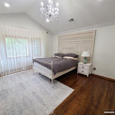 526 Moonachie Avenue, Wood Ridge, NJ 07075