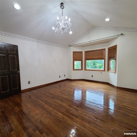 526 Moonachie Avenue, Wood Ridge, NJ 07075