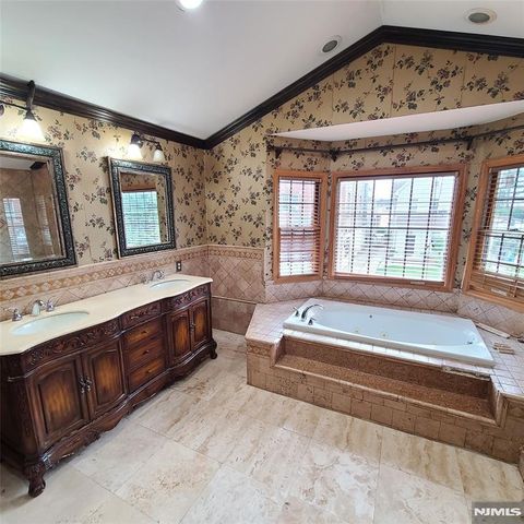 526 Moonachie Avenue, Wood Ridge, NJ 07075