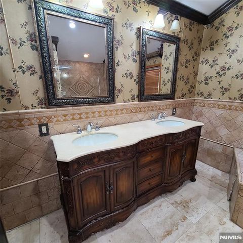 526 Moonachie Avenue, Wood Ridge, NJ 07075