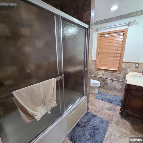 526 Moonachie Avenue, Wood Ridge, NJ 07075