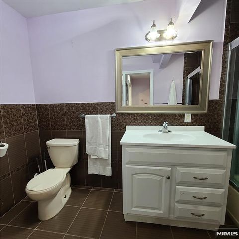 526 Moonachie Avenue, Wood Ridge, NJ 07075