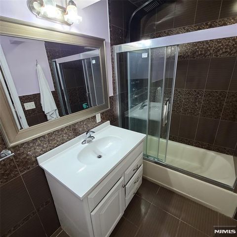 526 Moonachie Avenue, Wood Ridge, NJ 07075