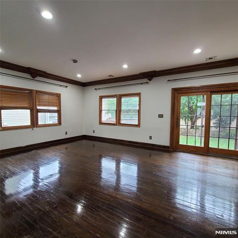 526 Moonachie Avenue, Wood Ridge, NJ 07075