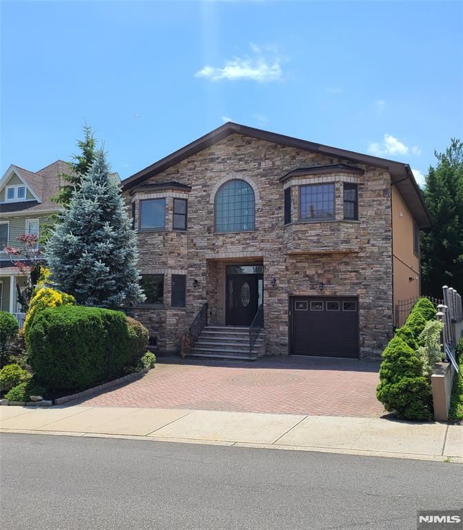 526 Moonachie Avenue, Wood Ridge, NJ 07075