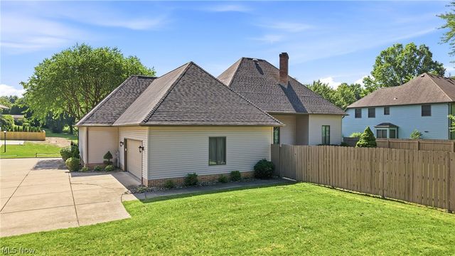115 Lakhani Lane, Canfield, OH 44406