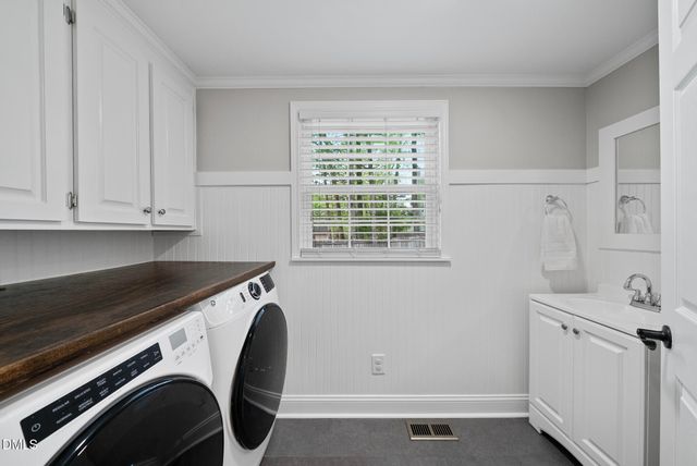 102 S Knightsbridge Road, Cary, NC 27513