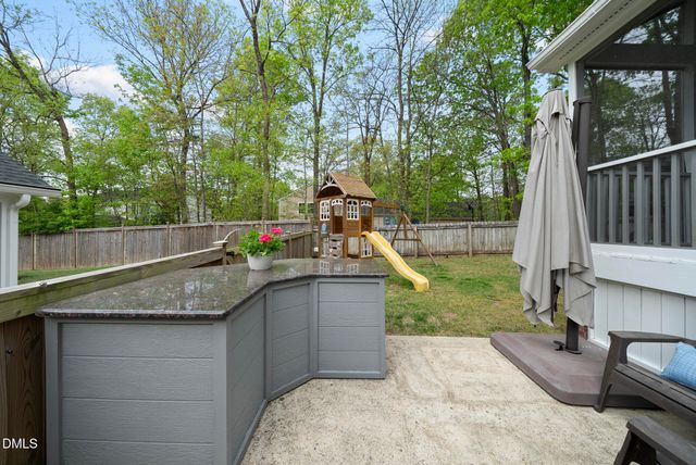 102 S Knightsbridge Road, Cary, NC 27513