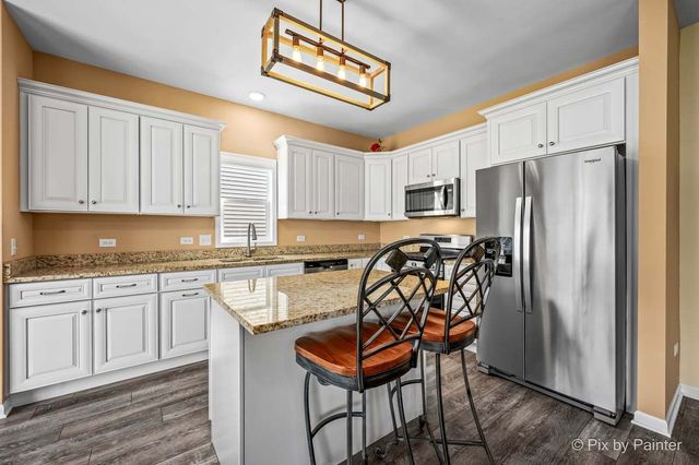 806 Bristol Avenue, Yorkville, IL 60560