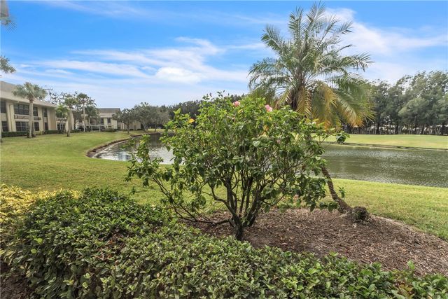 9 Plantation Drive 102, Vero Beach, FL 32966