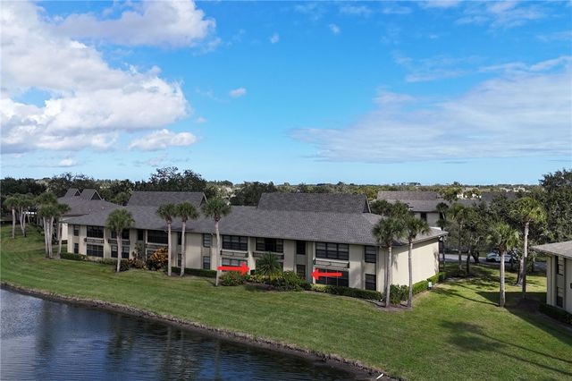 9 Plantation Drive 102, Vero Beach, FL 32966
