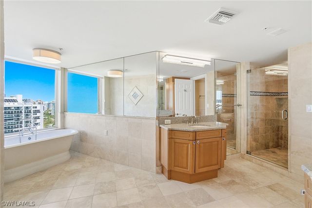 4021 Gulf Shore BLVD N 1904, Naples, FL 34103