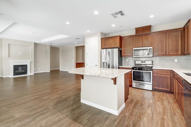 1437 Greenbrier Rd, West Sacramento, CA 95691