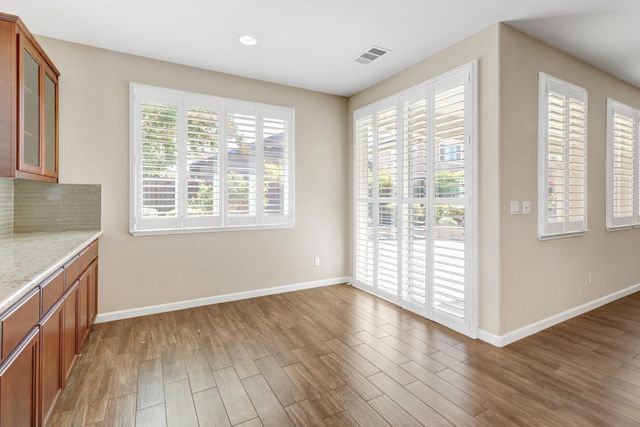 1437 Greenbrier Rd, West Sacramento, CA 95691