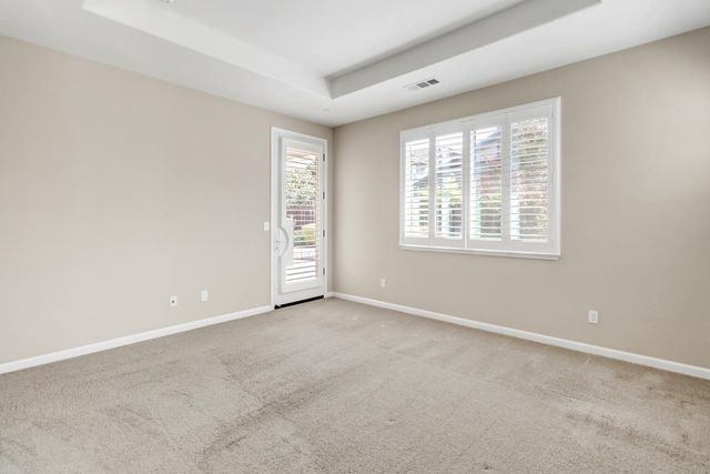 1437 Greenbrier Rd, West Sacramento, CA 95691