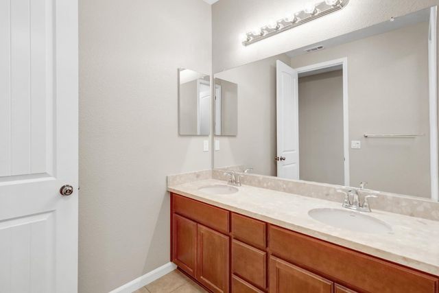 1437 Greenbrier Rd, West Sacramento, CA 95691