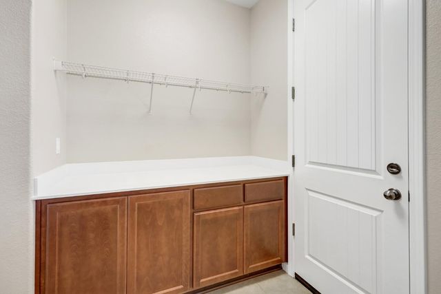 1437 Greenbrier Rd, West Sacramento, CA 95691