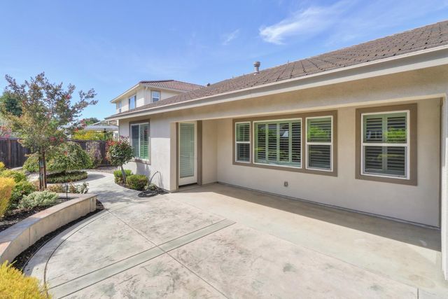 1437 Greenbrier Rd, West Sacramento, CA 95691