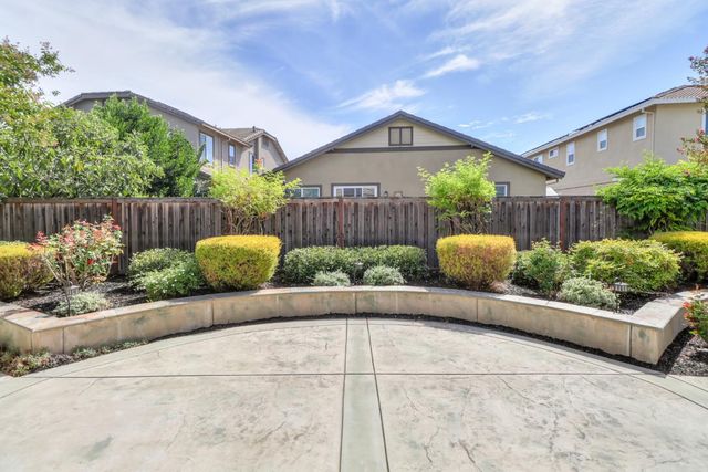 1437 Greenbrier Rd, West Sacramento, CA 95691