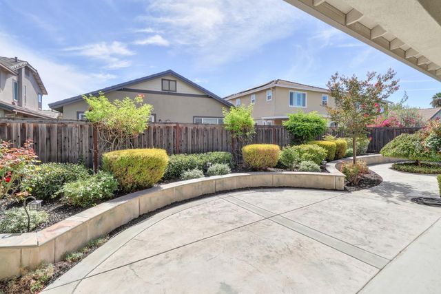 1437 Greenbrier Rd, West Sacramento, CA 95691