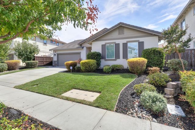 1437 Greenbrier Rd, West Sacramento, CA 95691