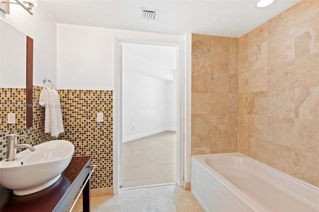 350 S Miami Ave 1805, Miami, FL 33130