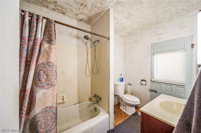 1066 Emma Avenue, Akron, OH 44302