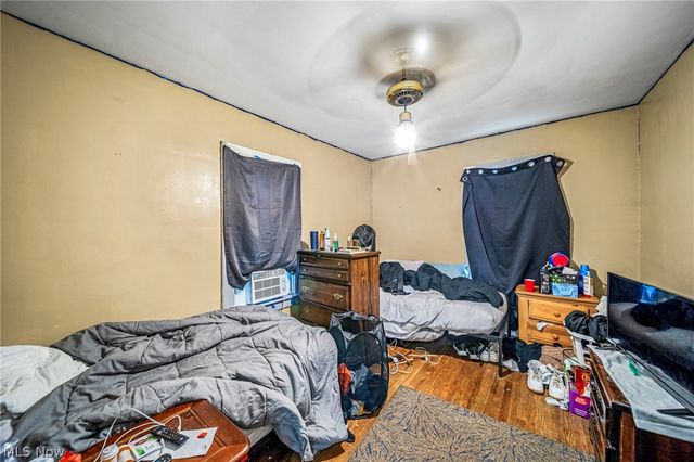 1066 Emma Avenue, Akron, OH 44302