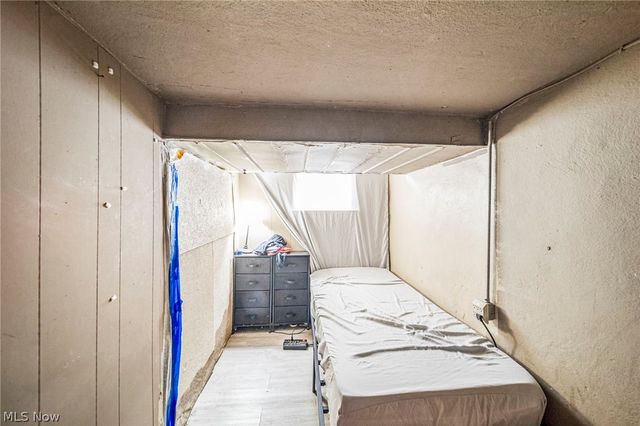 1066 Emma Avenue, Akron, OH 44302