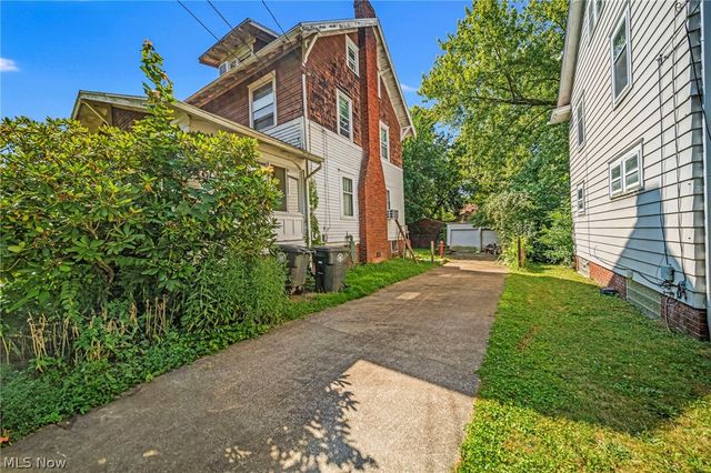 1066 Emma Avenue, Akron, OH 44302