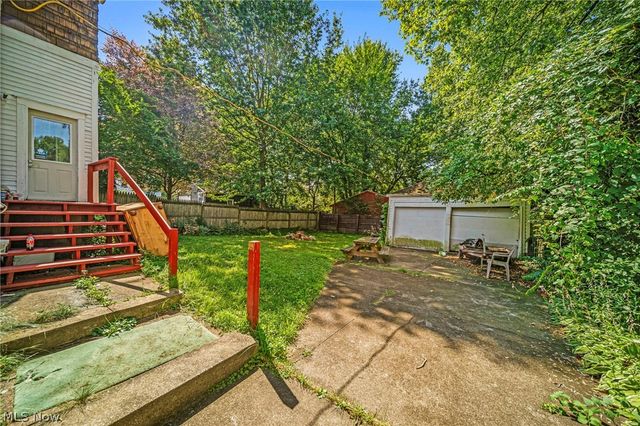 1066 Emma Avenue, Akron, OH 44302