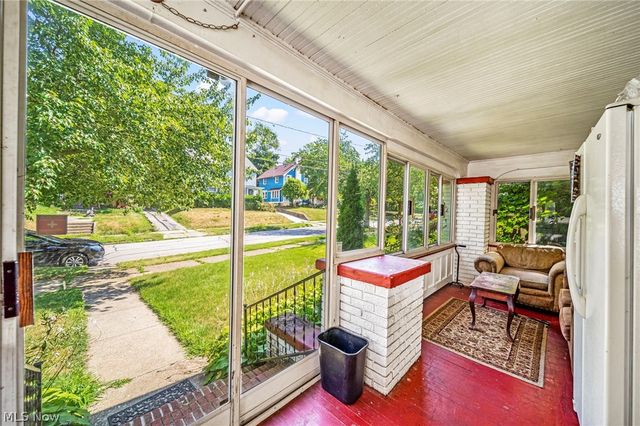 1066 Emma Avenue, Akron, OH 44302