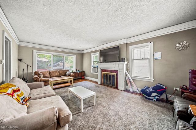 1066 Emma Avenue, Akron, OH 44302