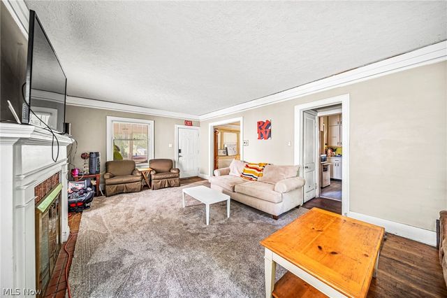 1066 Emma Avenue, Akron, OH 44302