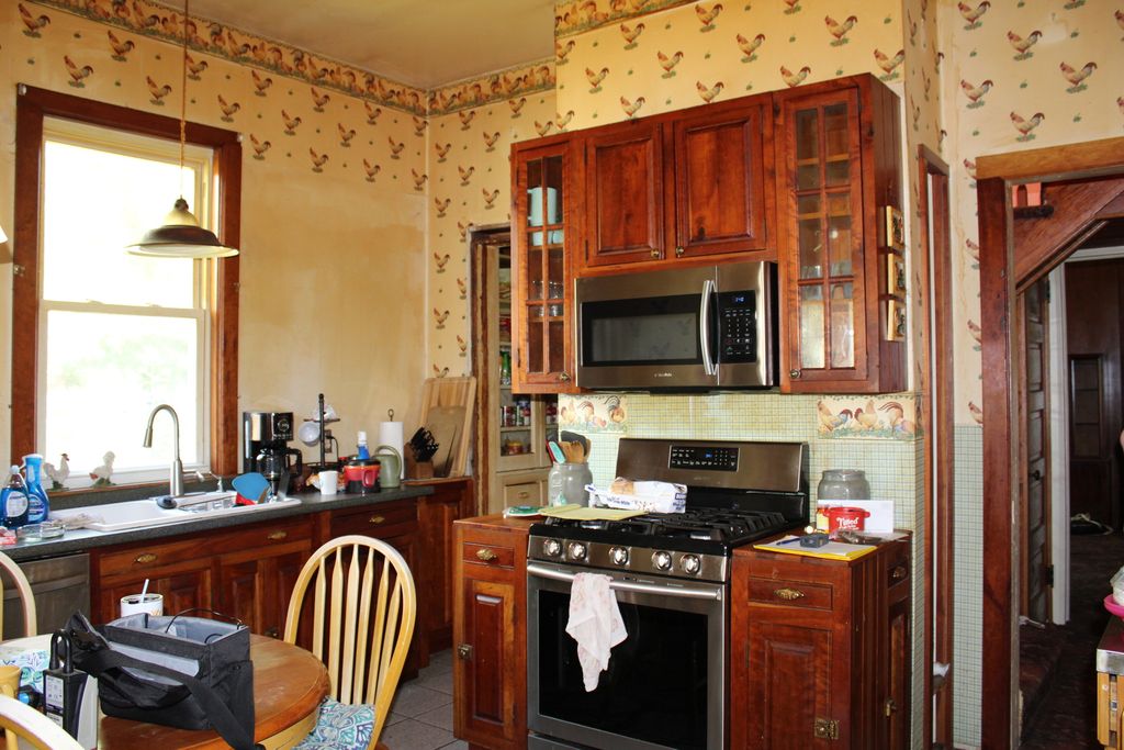 Image 14 of property listing at 304 S Maple Street, Centralia, IL 62801