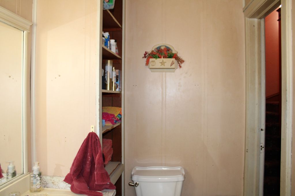 Image 21 of property listing at 304 S Maple Street, Centralia, IL 62801