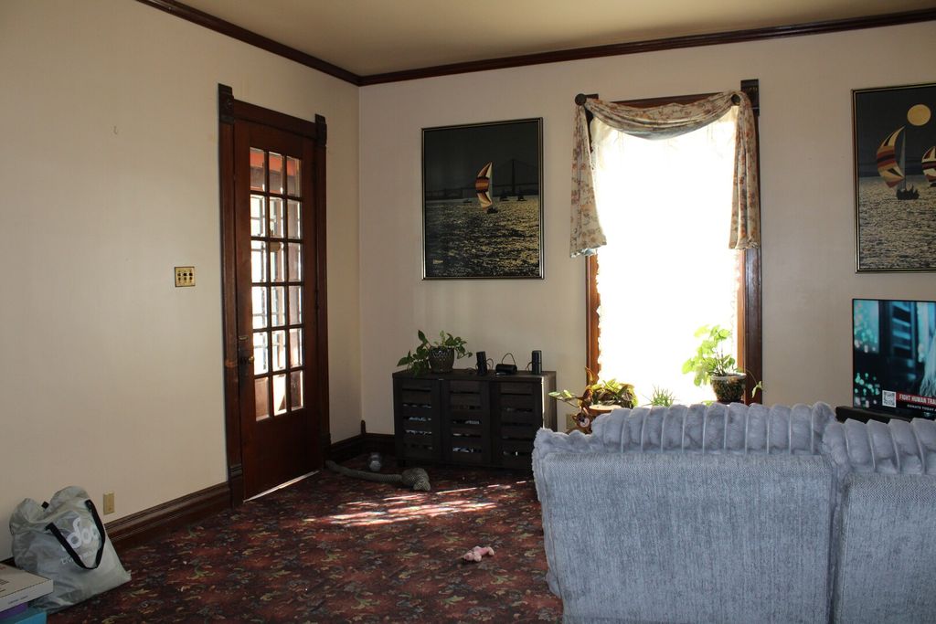 Image 7 of property listing at 304 S Maple Street, Centralia, IL 62801