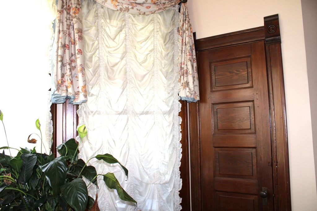 Image 10 of property listing at 304 S Maple Street, Centralia, IL 62801