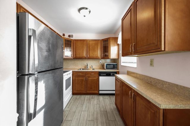 380 Sheffield P, West Palm Beach, FL 33417