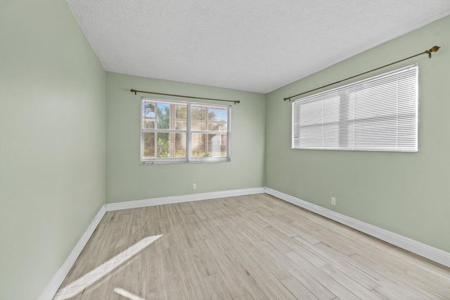 380 Sheffield P, West Palm Beach, FL 33417